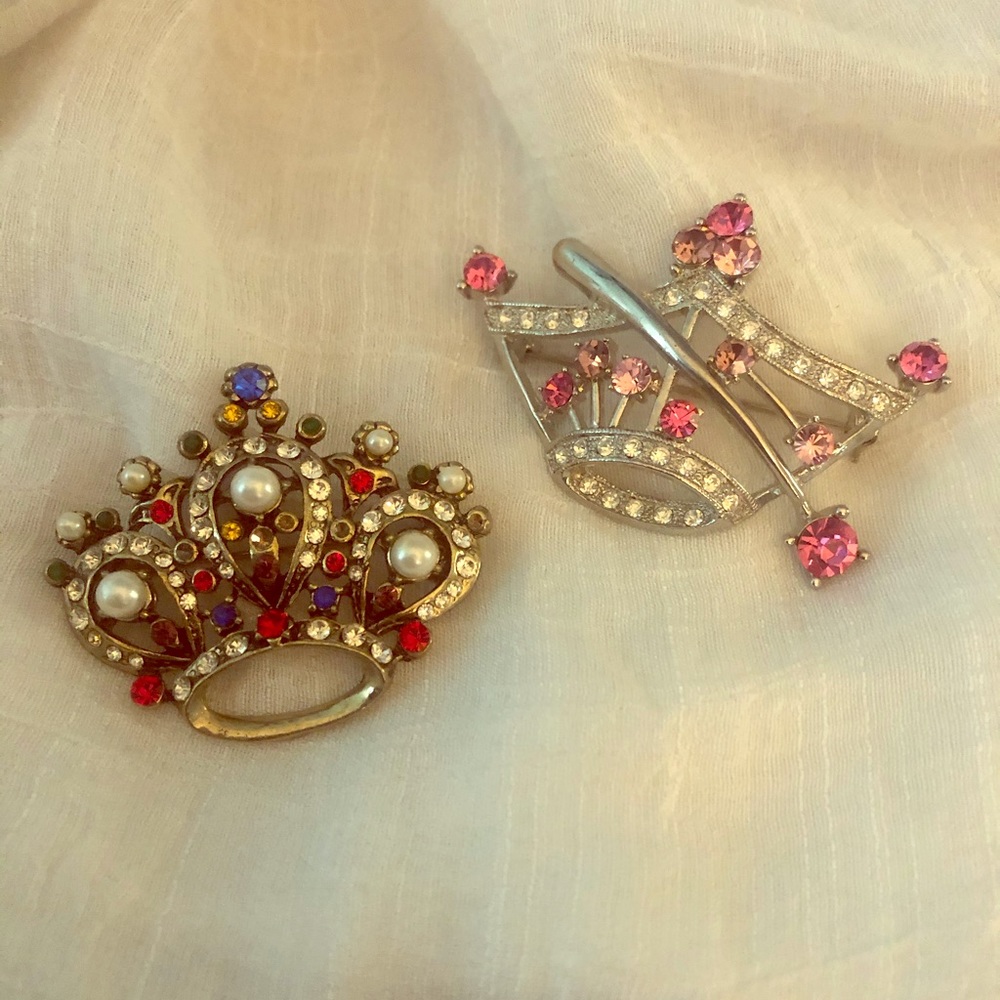 Two Crown Pins